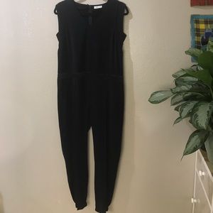 VINCE SZ 10 OR L SKINNY JUMPSUIT BLACK BEAUTIFUL
